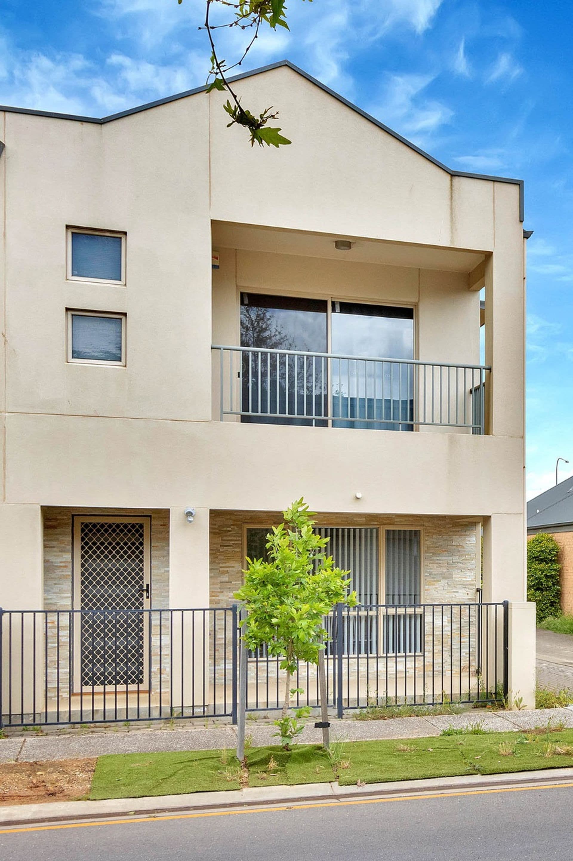 Unit 4 29 Victoria Parade, Mawson Lakes, SA, 5095, Mawson Lakes - Image 1