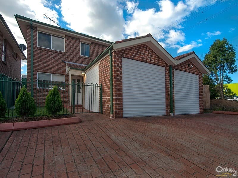 101/8 Spinnaker Dr, Sandstone Point - Image 1