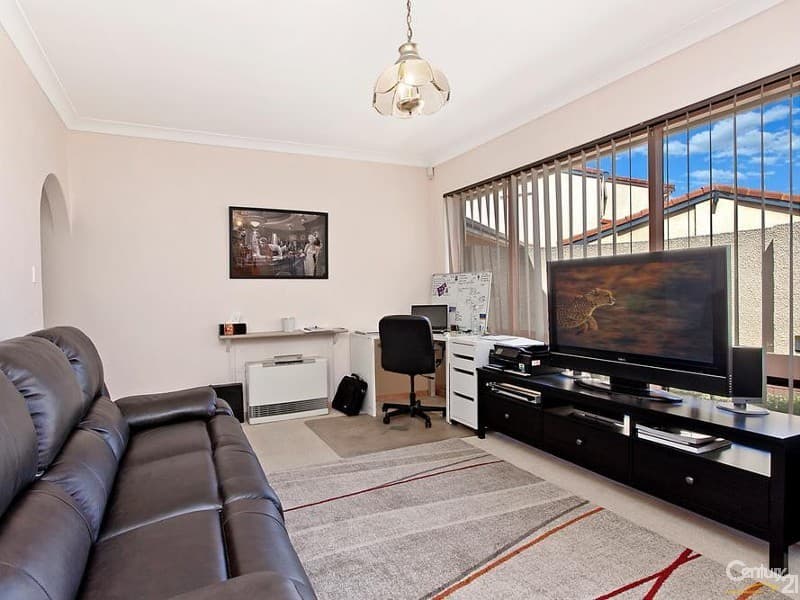 2/60 Sandpiper Place, West Lakes Shore - Image 1